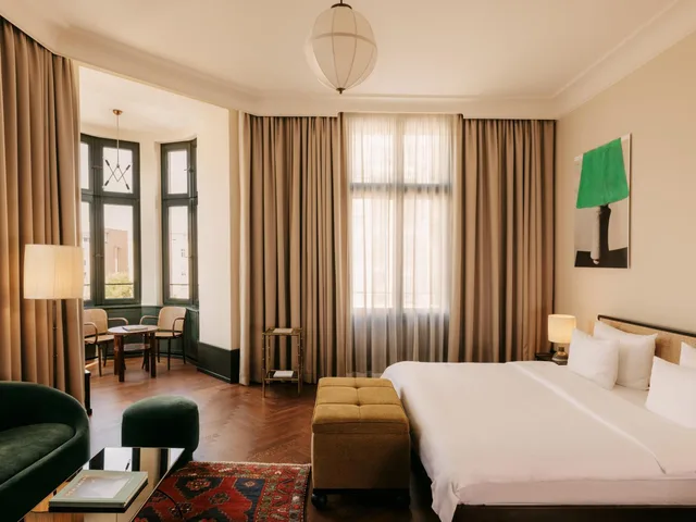 جناح سوبيريور، Boutique Hotel Chateau Royal 2/4
