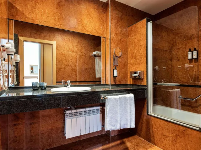 غرفة قياسية ثلاثية، Hotel Zentral Leon 6/7