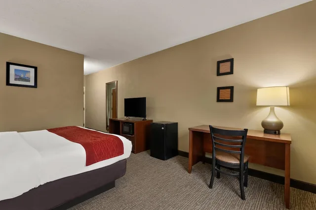 غرفة بسرير كينج لذوي الإعاقة، Comfort Inn Bordentown Near NJ Turnpike 2/10