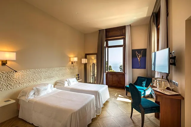 جناح جونيور بإطلالة على البحيرة بشرفة، Hotel Laurin 3/5