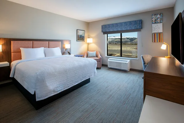 غرفة بسرير كينج لذوي الإعاقة، Hampton Inn and Suites by Hilton La Grande 4/7