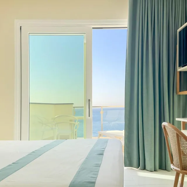 جناح جونيور بشرفة، Hotel Giosue A Mare 4/10