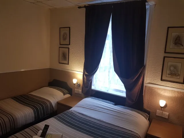 غرفة ثلاثية، Grange House Hotel 6/10
