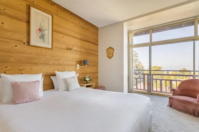 Classic, King Bed, Lake View, La Verniaz Et Ses Chalets 1/2