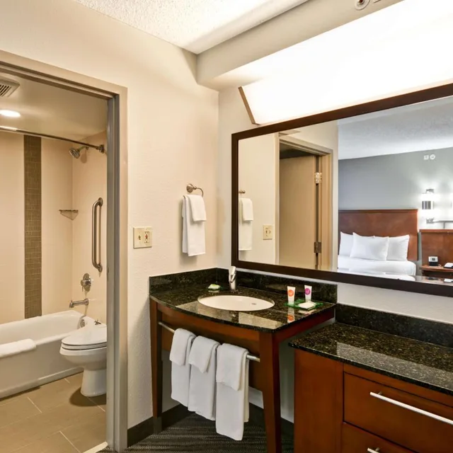 Room, King Bed, Sofa, Accessible, Hyatt Place Memphis/Germantown 2/3