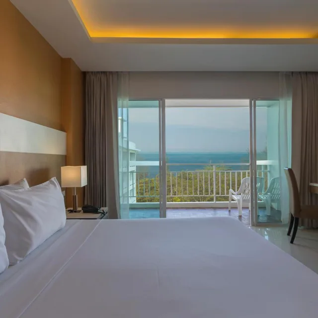 غرفة تنفيذية بإطلالة على البحر، Chanalai Hillside Resort 3/9