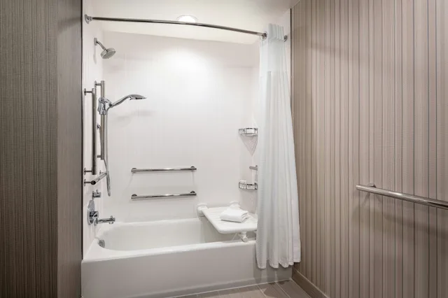غرفة بسريرين كوين، Courtyard by Marriott Petaluma Sonoma County 4/4