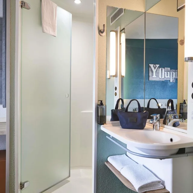 غرفة بسرير بطابقين وسرير كوين، Ibis Budget Bordeaux Centre Gare Saint Jean 7/10