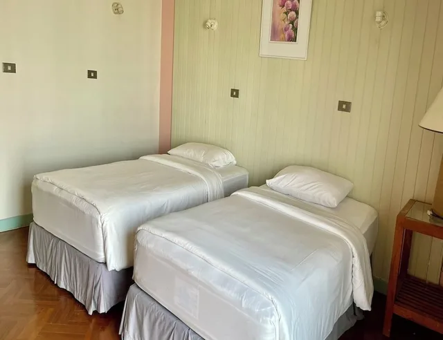 جناح تنفيذي بسرير كوين وسريرين فرديين، Chom View Hotel Hua Hin 1/3