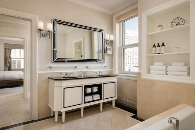 Presidential, Suite, King Bed, Fairmont Chateau Laurier 4/5