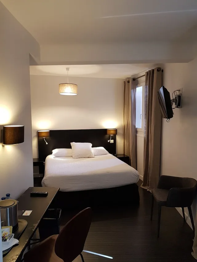 Superior, Double Bed, Hotel Au Bon Coin 3/5