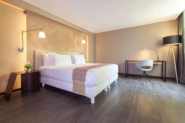 غرفة بريميوم بسرير كينج، NH Collection Mexico City Centro Historico 3/7