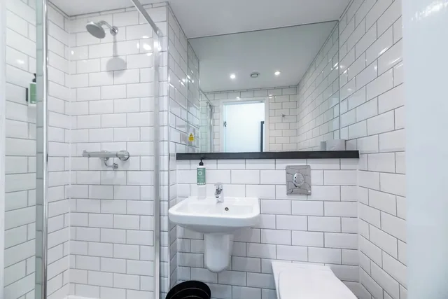 غرفة عائلية ثلاثية بسرير مزدوج وسرير فردي، easyHotel Newcastle City Centre 10/10