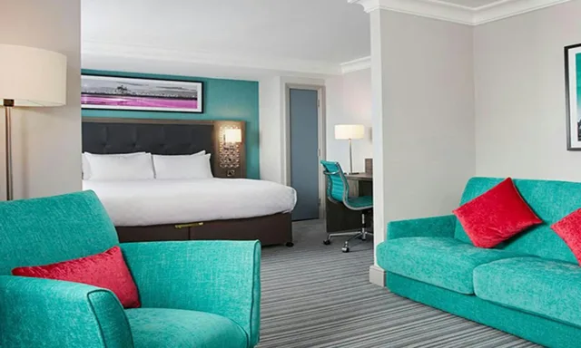 جناح، Leonardo Hotel Cheltenham 1/2