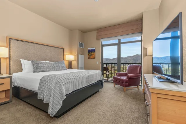 2 Bedrooms, Condo, 1 King and 2 Queen Beds, 2 Bathrooms, Sofa, The Steamboat Grand 1/3