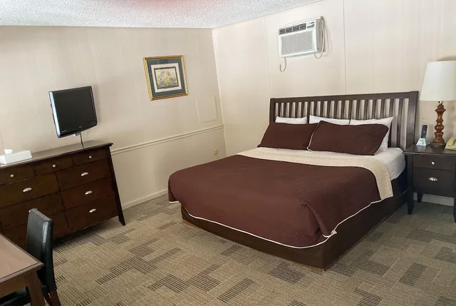 غرفة بسرير كوين، Travelodge By Wyndham Lincoln Near White Mountain 1/1