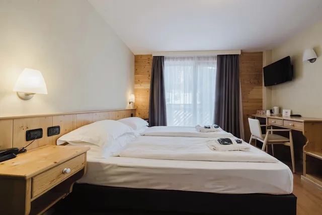 غرفة كلاسيكية بسرير كوين بشرفة، St Michael Hotel 1/8