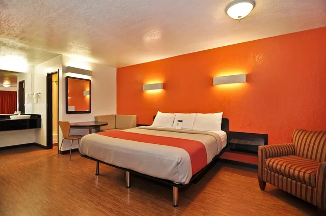 غرفة قياسية بسرير كينج، Motel6 Willows, CA 4/10