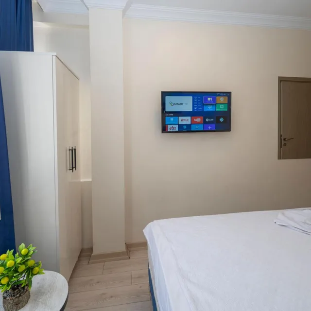 Standard, King Bed, Hotel Grand Istanbul 2/4