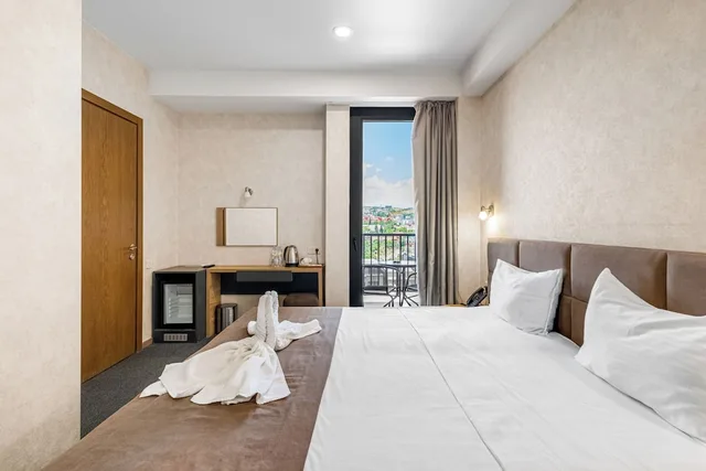 جناح جونيور بشرفة، Brooch Boutique Hotel 1/6