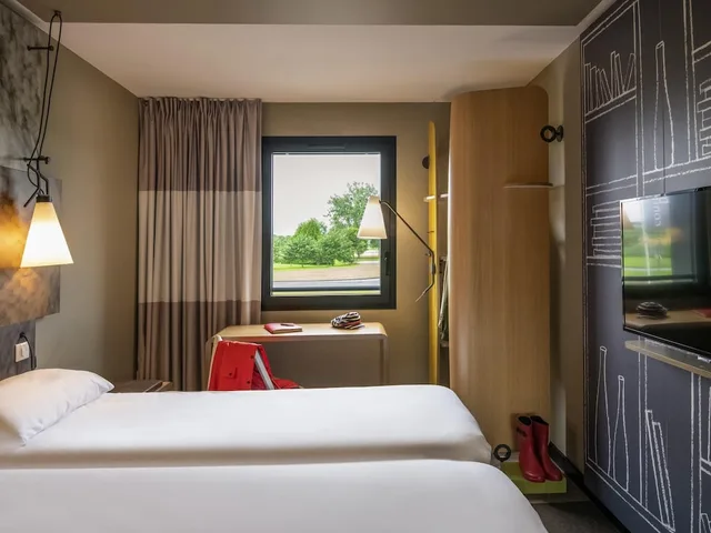 غرفة قياسية بسريرين منفصلين، Ibis Pontorson Baie Du Mont-Saint-Michel 1/7