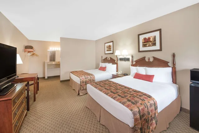 غرفة قياسية بسريرين كوين، Days Inn by Wyndham Show Low 1/4