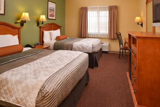 Room, 2 Queen Beds, Country Hearth Inn & Suites Edwardsville St. Louis 2/4