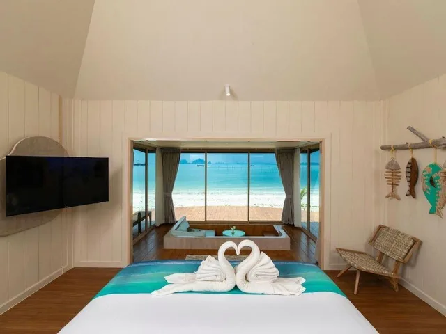 غرفة رومانسية بسرير كينج بإطلالة على البحر، KOH MOOK SIVALAI BEACH RESORT 1/1