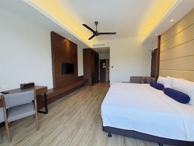 غرفة ديلوكس بسرير كينج بإطلالة على المدينة، Pacific Regency Beach Resort Port Dickson 2/6