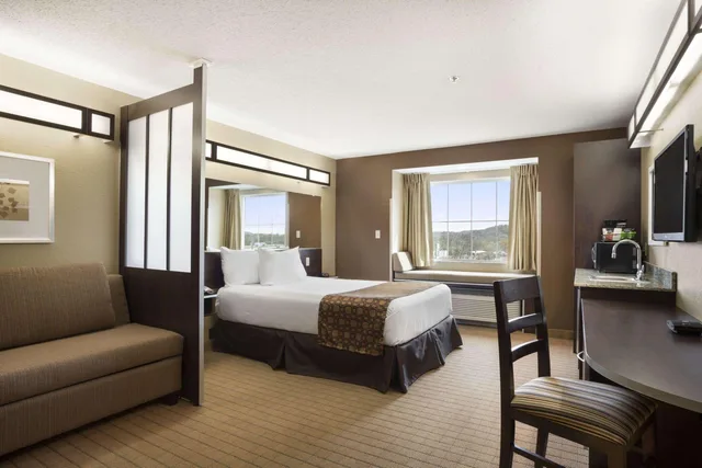 استوديو بسرير كوين لذوي الإعاقة، Microtel Inn Suites By Wyndham Cambridge 1/1