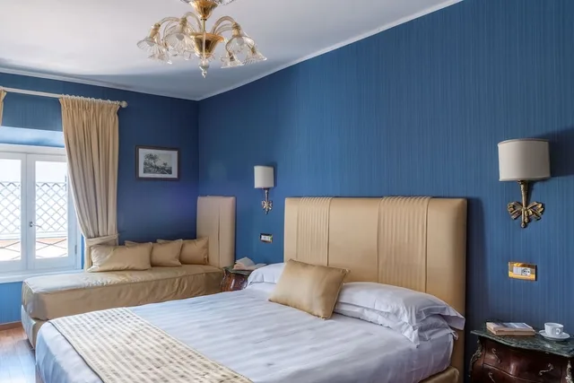غرفة قياسية ثلاثية بسرير كينج وسرير فردي، Hotel Scalinata Di Spagna 5/10