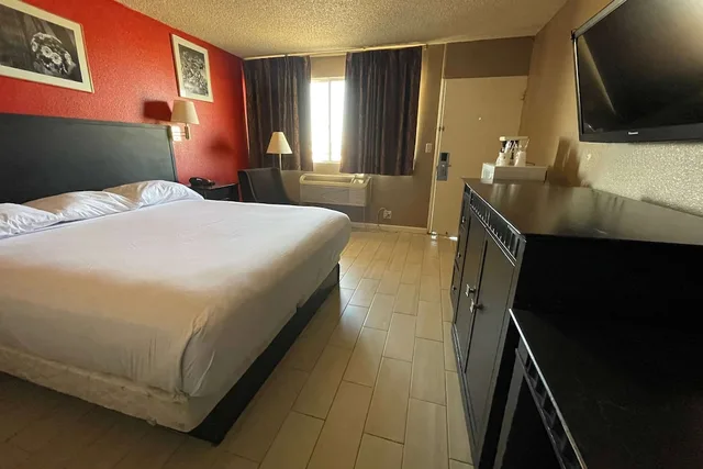 غرفة بسرير كينج، Travelodge by Wyndham Imperial/El Centro 6/10