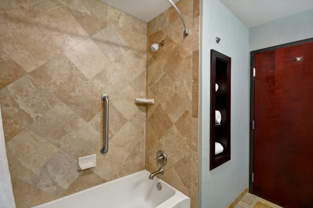 Study, King Bed, Sofa، Hampton Inn & Suites San Antonio/Northeast I-35 5/5