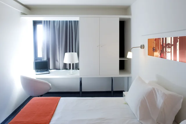 Room, Twin Beds, Star Inn Porto 1/7