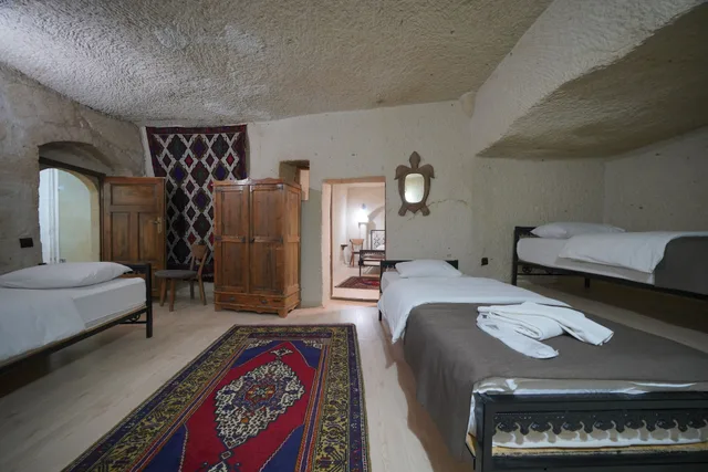 Cave, Family Suite, 1 Double and 3 Single Beds، View Cave Hotel 8/10