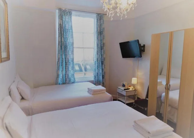 غرفة ثلاثية بسرير مزدوج وسرير فردي، Lancaster Court Hotel 3/10