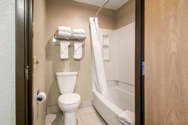غرفة قياسية بسريرين مزدوجين، Sleep Inn & Suites Madison West 8/10