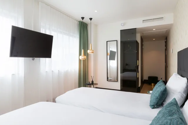 غرفة كومفورت بسريرين منفصلين، The James Hotel Rotterdam 1/4