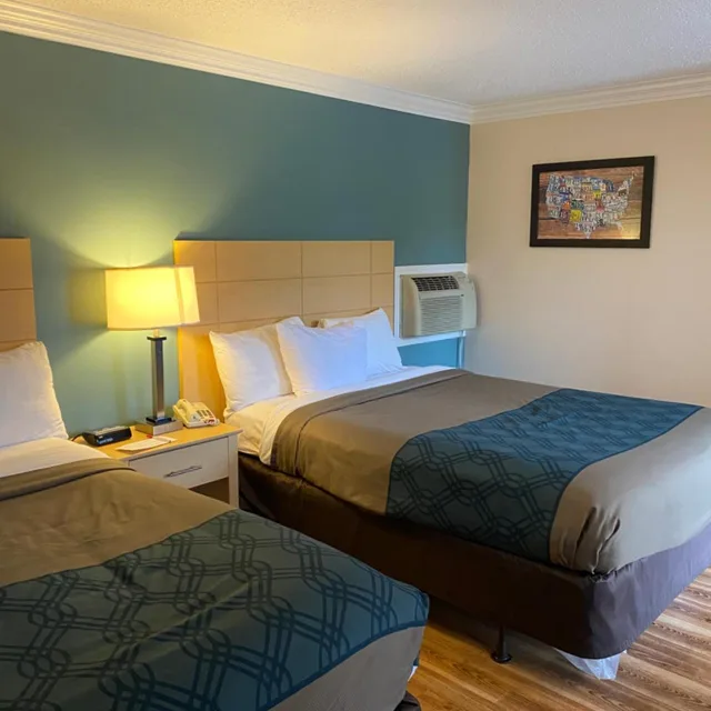 غرفة ديلوكس بسريرين كوين، Econo Lodge At The Falls North 4/6