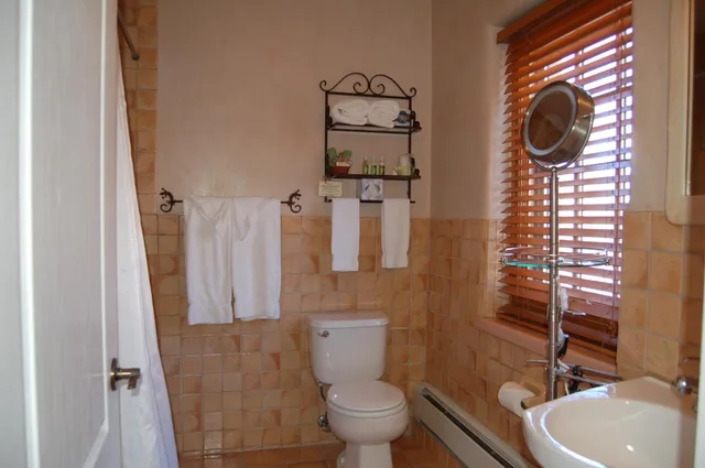 غرفة بسرير كينج، Hotel La Fonda de Taos 2/3