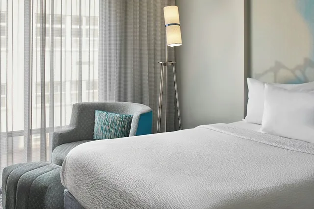 جناح بسريرين كوين بإطلالة على النهر مع أريكة لذوي الإعاقة، Courtyard By Marriott Albany Troy/Waterfront 1/7