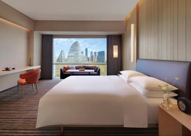 غرفة بسرير كينج بإطلالة، Hyatt Regency Beijing Wangjing 1/2