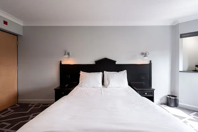 غرفة بسرير كينج، Village Hotel Liverpool 5/10
