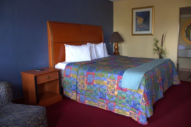 غرفة قياسية بسرير كينج، Lambert Inn 1/1