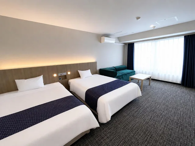 Room, Twin Beds, 1 Single and 2 Double Beds، Hotel 21 1/3