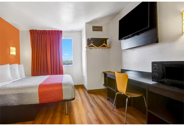 غرفة بسرير كوين، Motel6 Benson, AZ 4/9