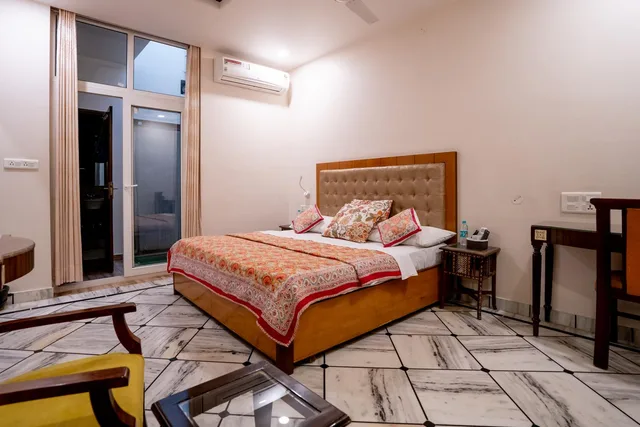 Deluxe, Queen Bed, No Window، All Seasons Homestay 2/2