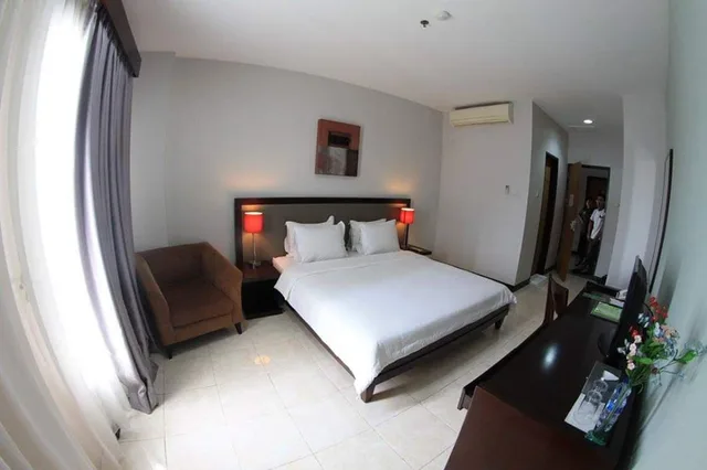 غرفة ديلوكس بسرير كينج، Grand Mutiara (Formerly Oak Tree Bontang) 1/2