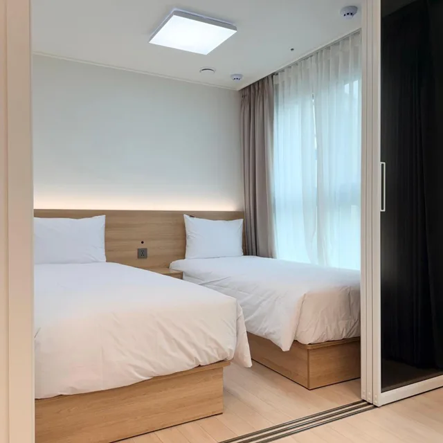غرفة ثلاثية بإطلالة على الجبل، TRAVELUS Myeongdong 2/8