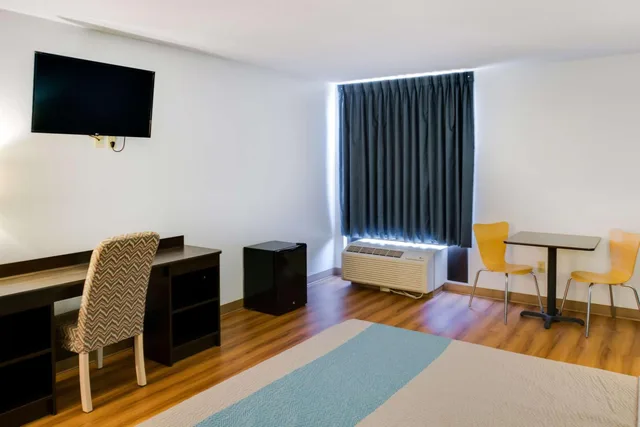 غرفة بسرير كينج، Motel6 Richmond, IN 6/7